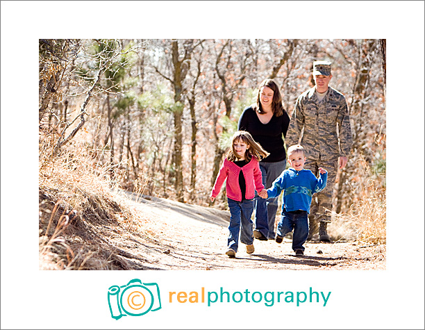 Colorado Springs wedding photographer captures family portrait outside