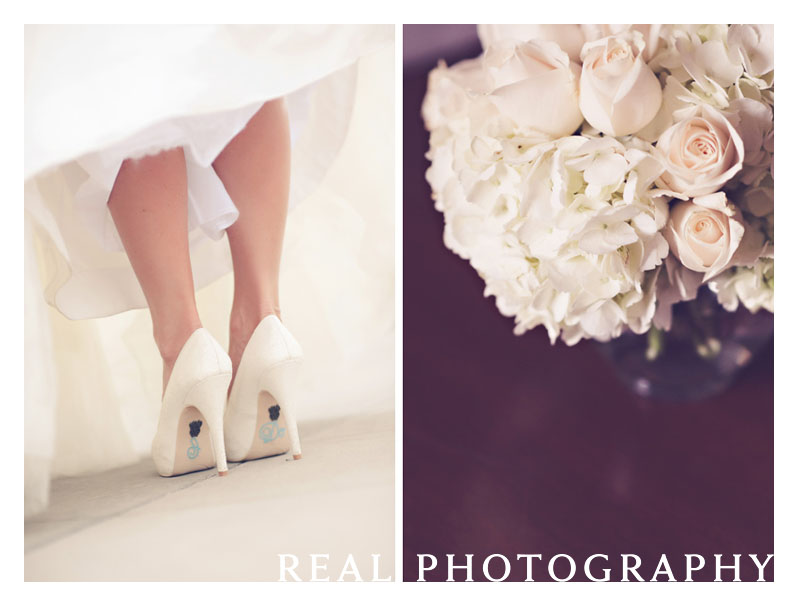 wedding_shoes_white_bouquet